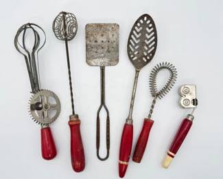85 VintageKitchenUtensils