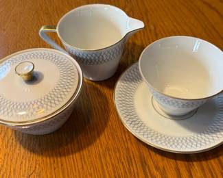 Königlich Privilegierte Porzellanfabrik Tettau - Gold Trim and Grey Diamond Design China