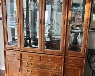 Broyhill china cabinet