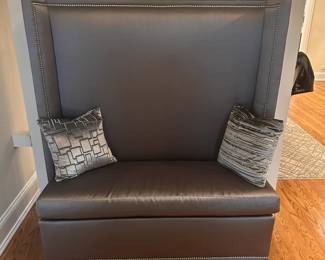 Second of two banquettes