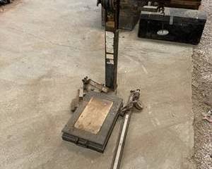 Vintage Avery Cast Iron Industrial Scale - Early 20th Century
