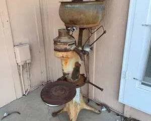 Vintage De Laval No. 8 Cream separator