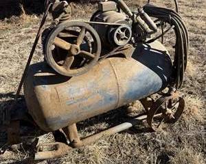 Vintage Air Compressor with Hose and Spray Gun