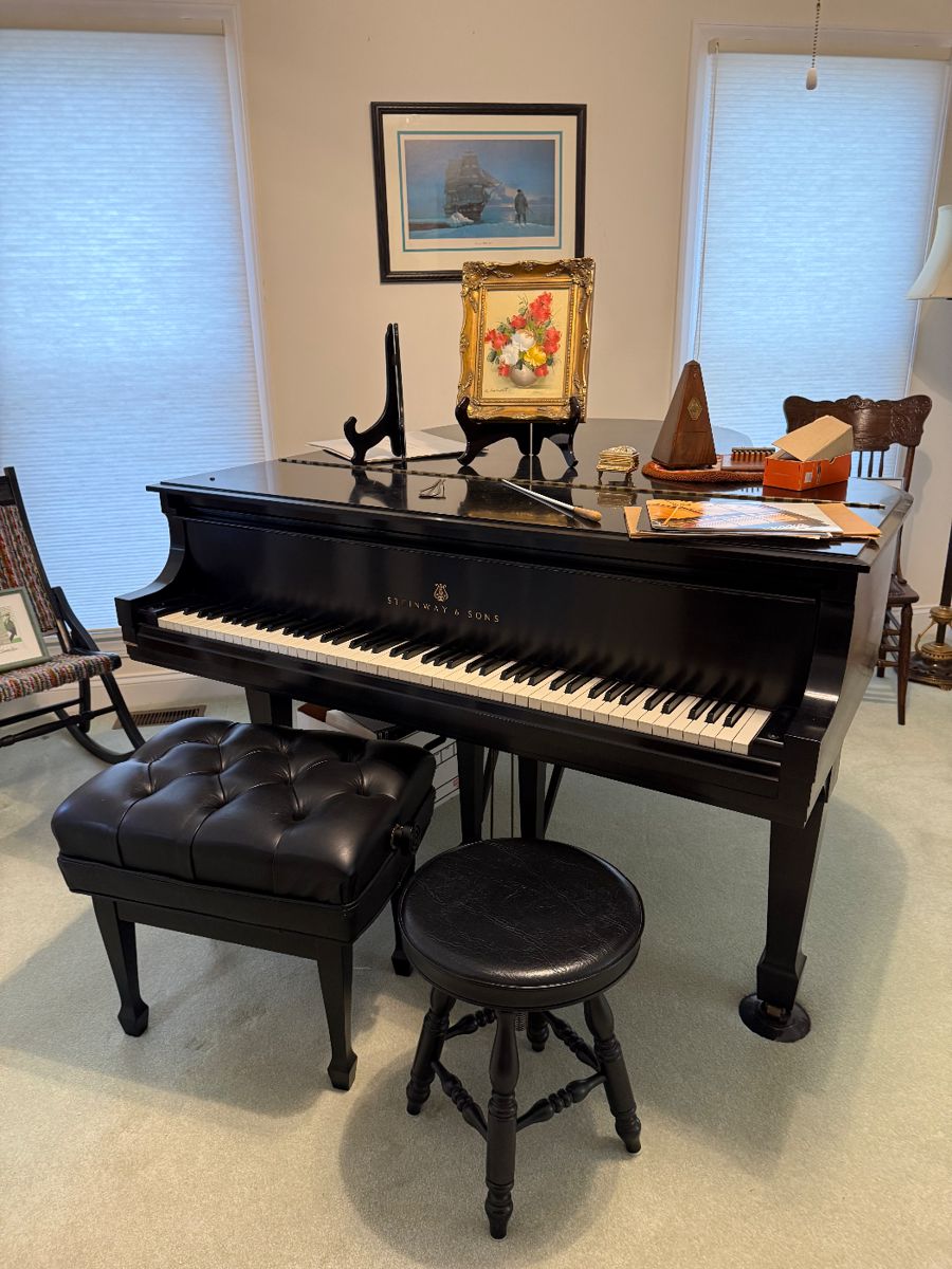 Steinway & Sons Model M Grand Piano - purchased in 1964 
Excellent condition- recently been appraised 
$7500 

