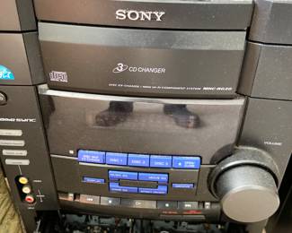 Vintage Sony 8-track stereo with two speakers