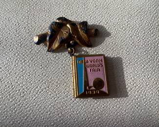 Vintage World’s Fair 1939 locket