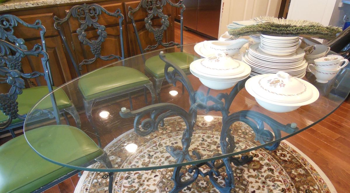 heavy decorative iron table and chairs