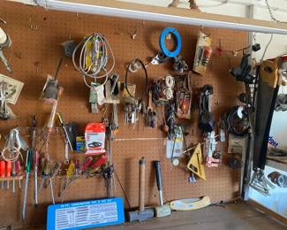  05 Hand Tool Haven Lot