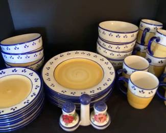Home Collection Dinnerware 