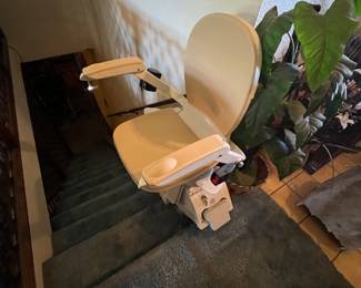 Chair Lift for Stairs includes 2 remotes - runs great!  