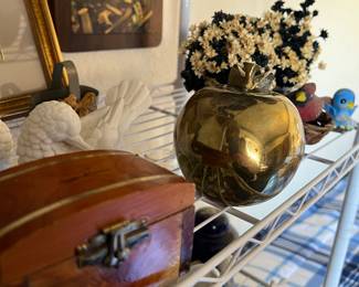 MISC DECOR AND SHELVING