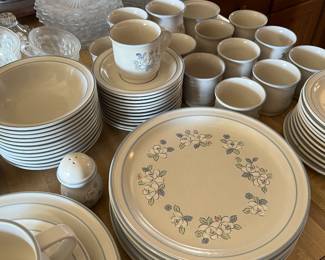 DINNERWARE