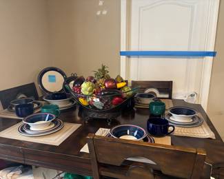 Dining Table/chairs, dinnerware