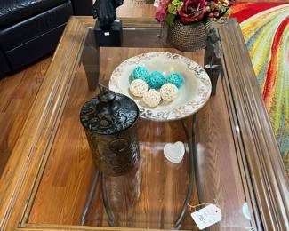 Coffee Table, Accessories
