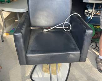 Salon chair