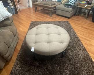Gray Rug, Ottoman