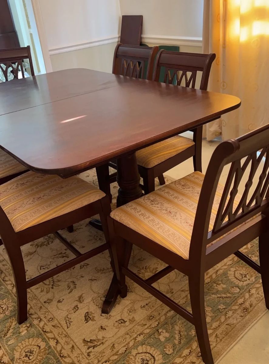  01 DUNCAN PHYFE DOUBLE PEDESTAL DINING TABLE AND 6 DINING CHAIRS