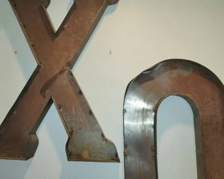 Oversize metal letters