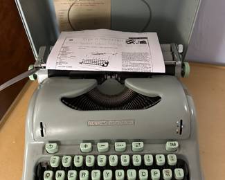Fantastic old typewriter 1950’ - 60’s