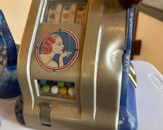 Art deco counter trade machine 