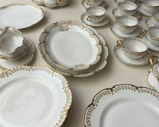 Complete set of 12 Haviland China 