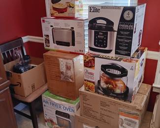 NEW SMALL APPLIANCES, VITAMIX, ELITE PRESSURE COOKER, NUWAVE INFRARED COUNTER TOP OVEN