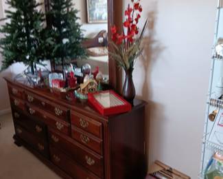 TRIPLE DRESSER WITH MIRROR