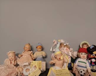 COLLECTIBLE DOLLS 