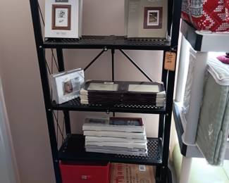 ORIGAMI FOLDING SHELVING UNIT