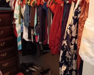 LADIES 3X CLOTHES ,SOME NEW WITH TAGS AND NEW SHOES