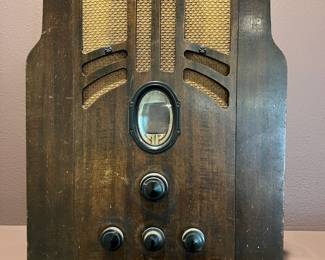1930s Philco Model 610 Tombstone Tube Radio