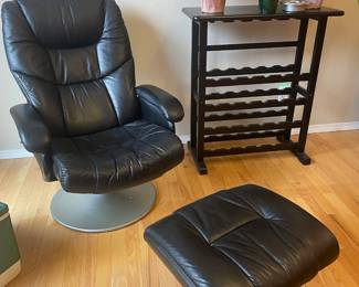 Black Leather Lounge Recliner with Foot Rest