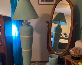 Floor lamp
Cheval floor mirror