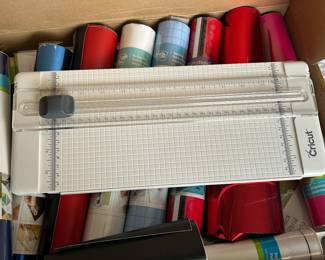 Cricut Viny and cutter