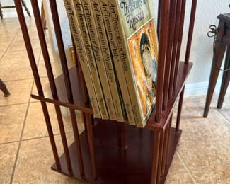 Revolving bookcase