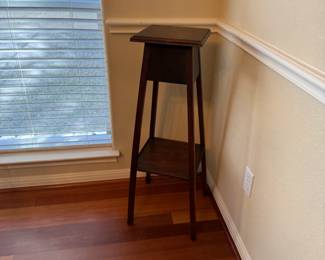Arts & Crafts plant stand table