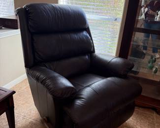 Brand-spanking new manual La-Z-Boy Recliner