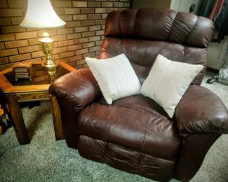 Oversize Recliner
