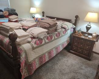 Queen Bed with Matching Dresser, Nightstands & Chest of Drawers
