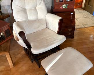 Nice glider chair w stool