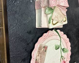 Fits and Flyod postcard box and calling card plate