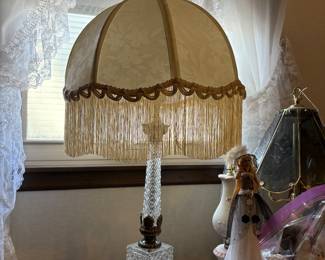 Vintage Paul Hanson Crystal table Lamp, corinthian column glass diamond cut