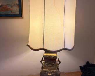 20th century James Mont-style Chinese archaistic brass table lamp