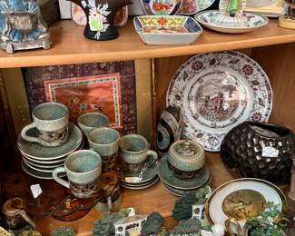 Mug and saucer set, Asian Plates and vases, Buildings, Satsuma 