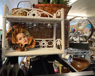 White wicker shelf, Face wall decor