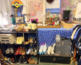 Shows, Trunks, skates