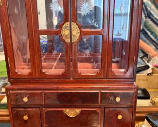 Rosalco Commodore Collection musical jewelry Chest - Asian Inspired.