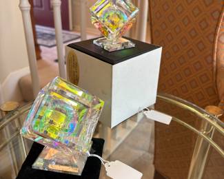 Dichronic Crystal Cubes