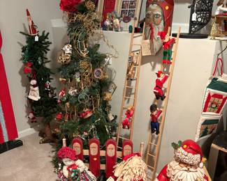 Look who is climbing the ladders.