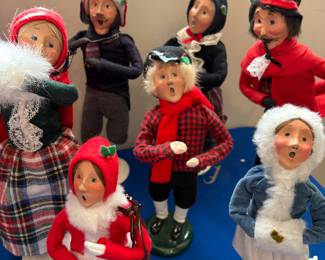 Beyers Choice Carolers and Skaters